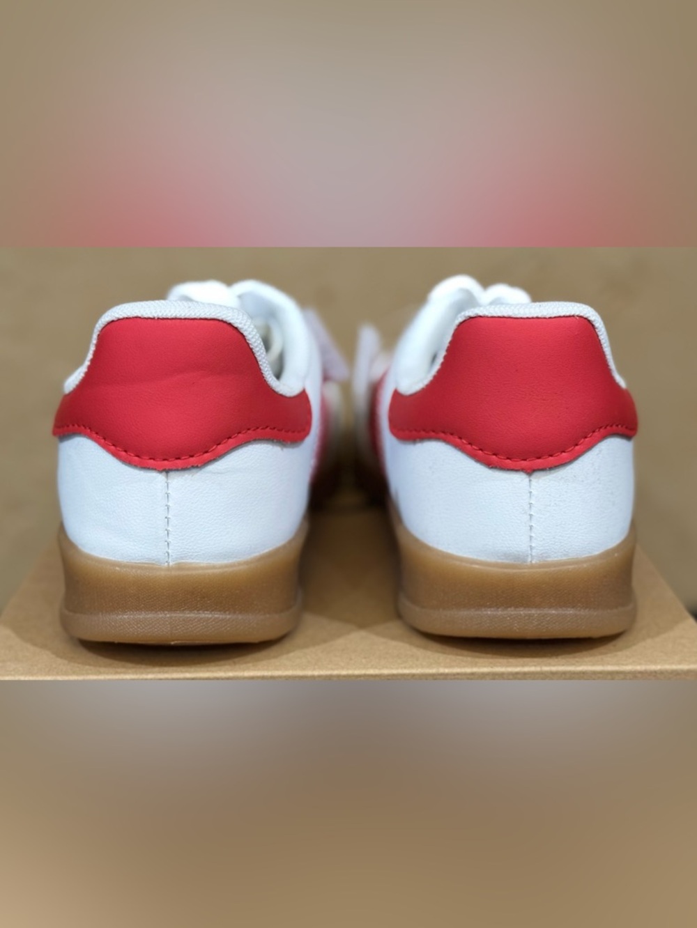 La Sheelah White and Red Casual Women's Sneakers - Classic Stripe Design
Size 9 - Picture 5 of 7